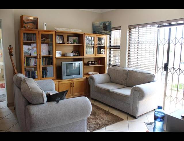 2 BEDROOM APARTMENT FOR SALE IN JANSEN PARK